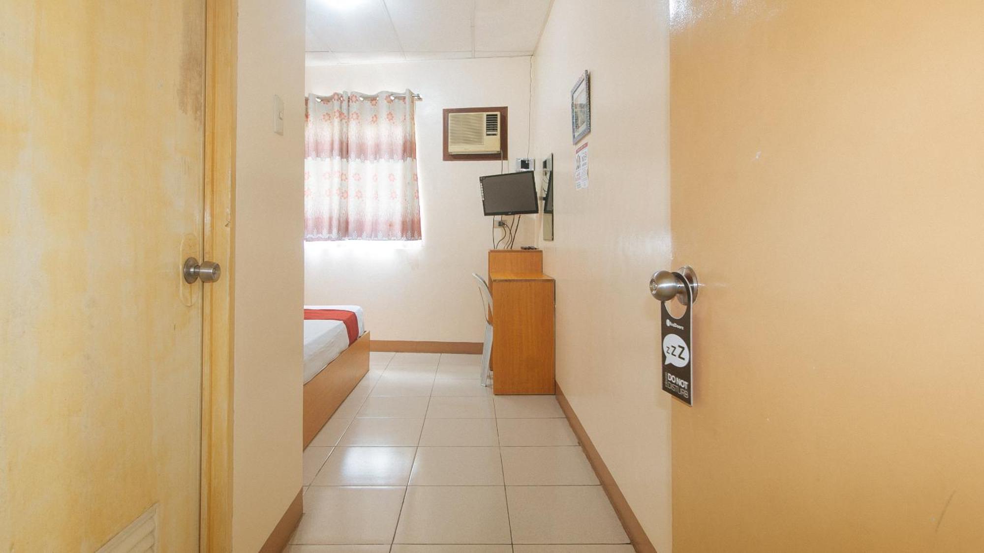 Reddoorz @ Asiana Pension Inn Mandaue City Exterior photo