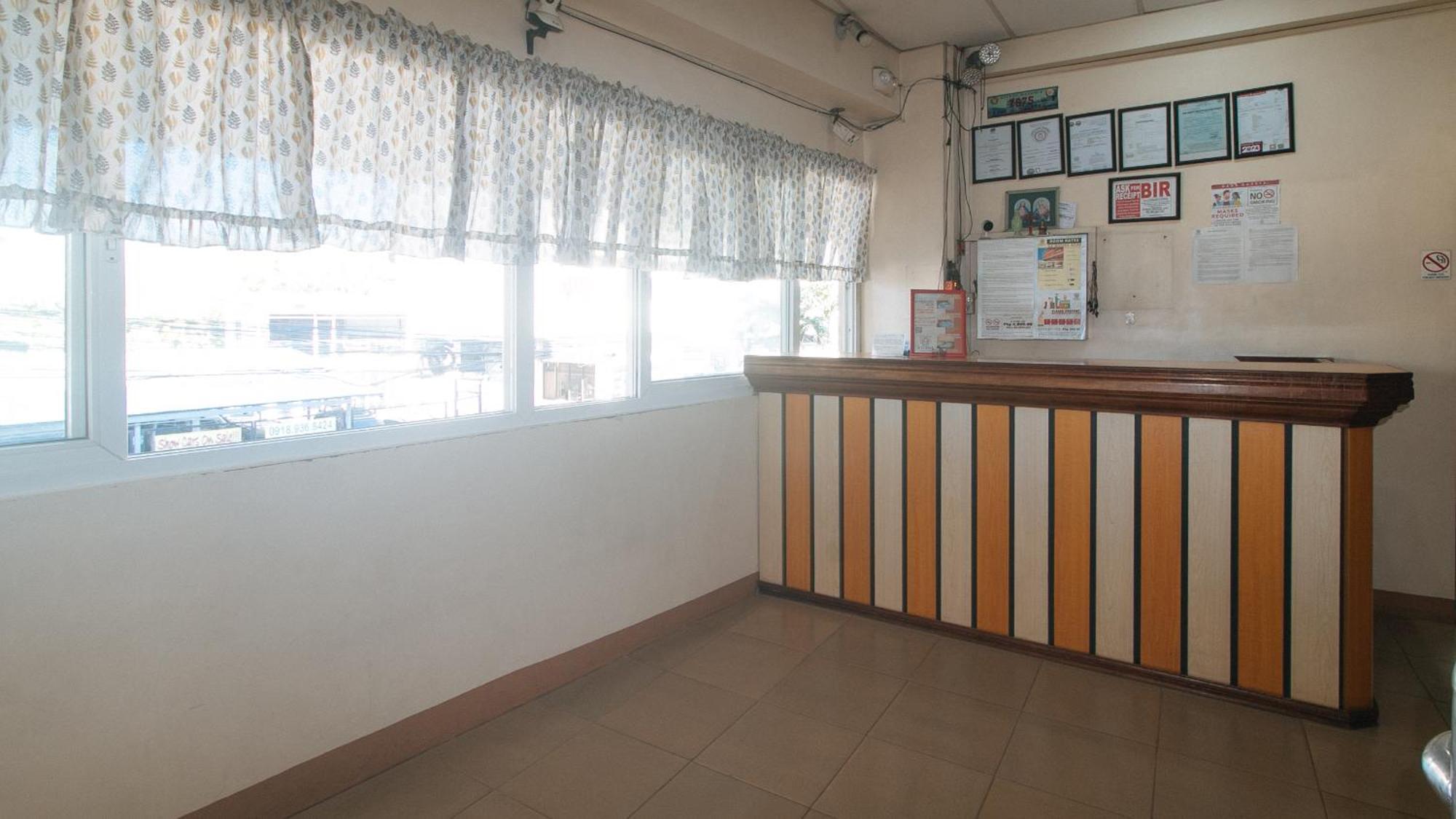 Reddoorz @ Asiana Pension Inn Mandaue City Exterior photo