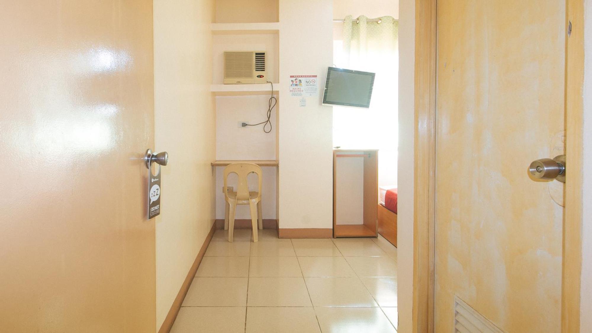 Reddoorz @ Asiana Pension Inn Mandaue City Exterior photo