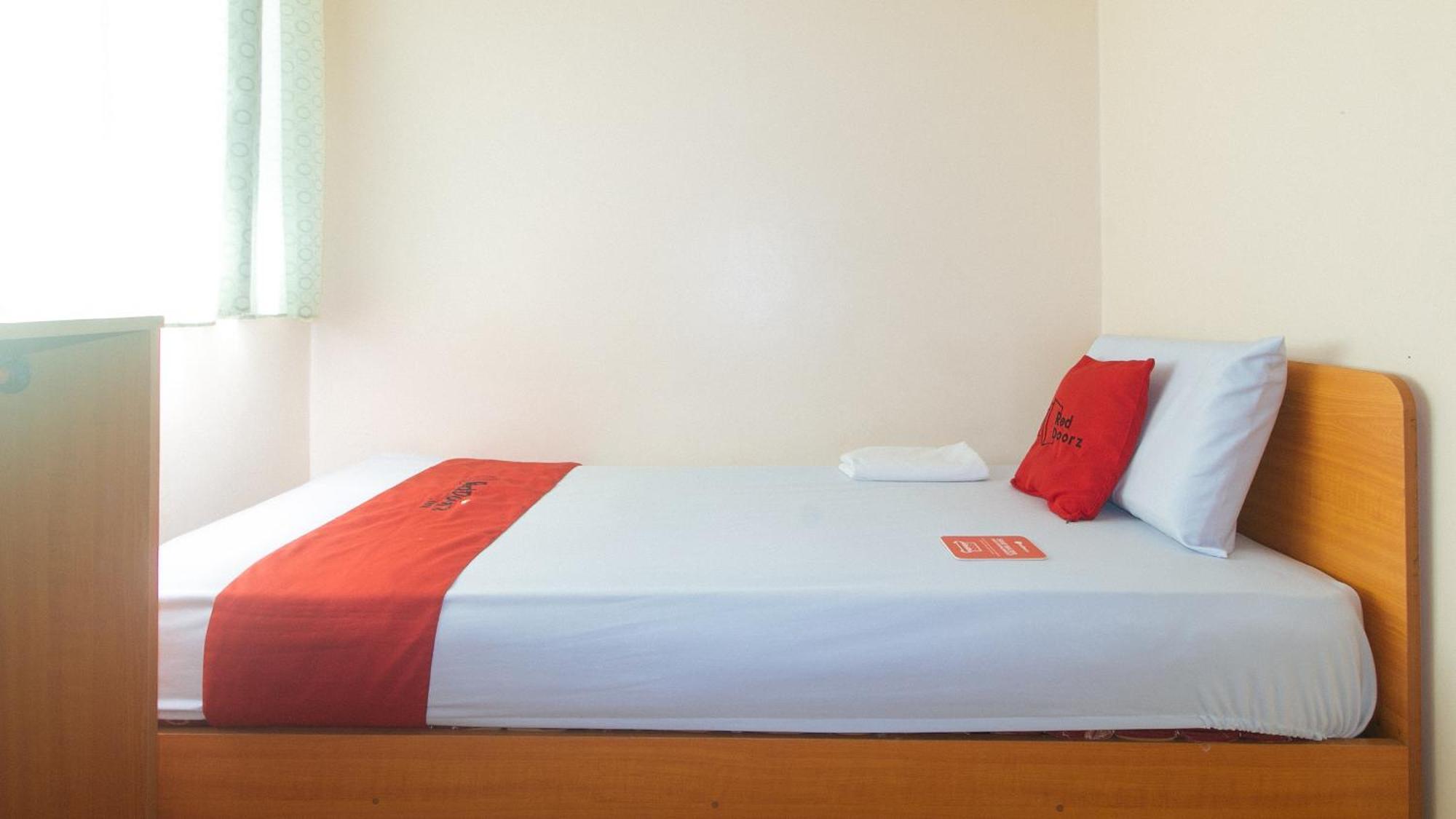 Reddoorz @ Asiana Pension Inn Mandaue City Exterior photo